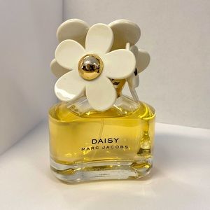 Barely used Marc Jacobs Daisy perfume.